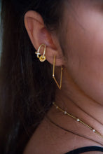 Load image into Gallery viewer, Val & Tina Siabella™ Fancy Ear Cuff - Gold