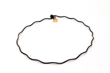 Load image into Gallery viewer, Noir Wavy Choker Necklace